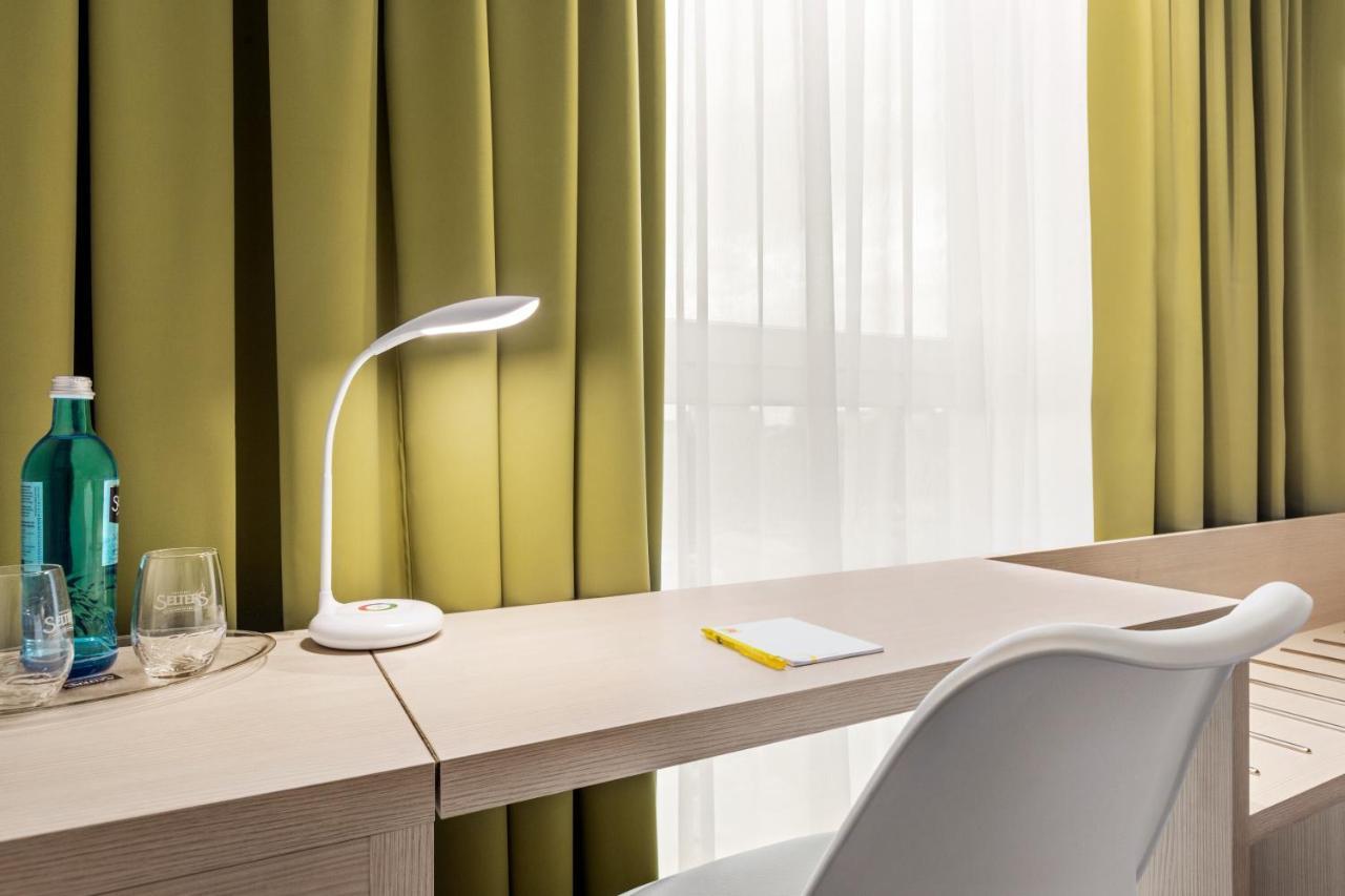 Super 8 By Wyndham Zollhafen Mainz