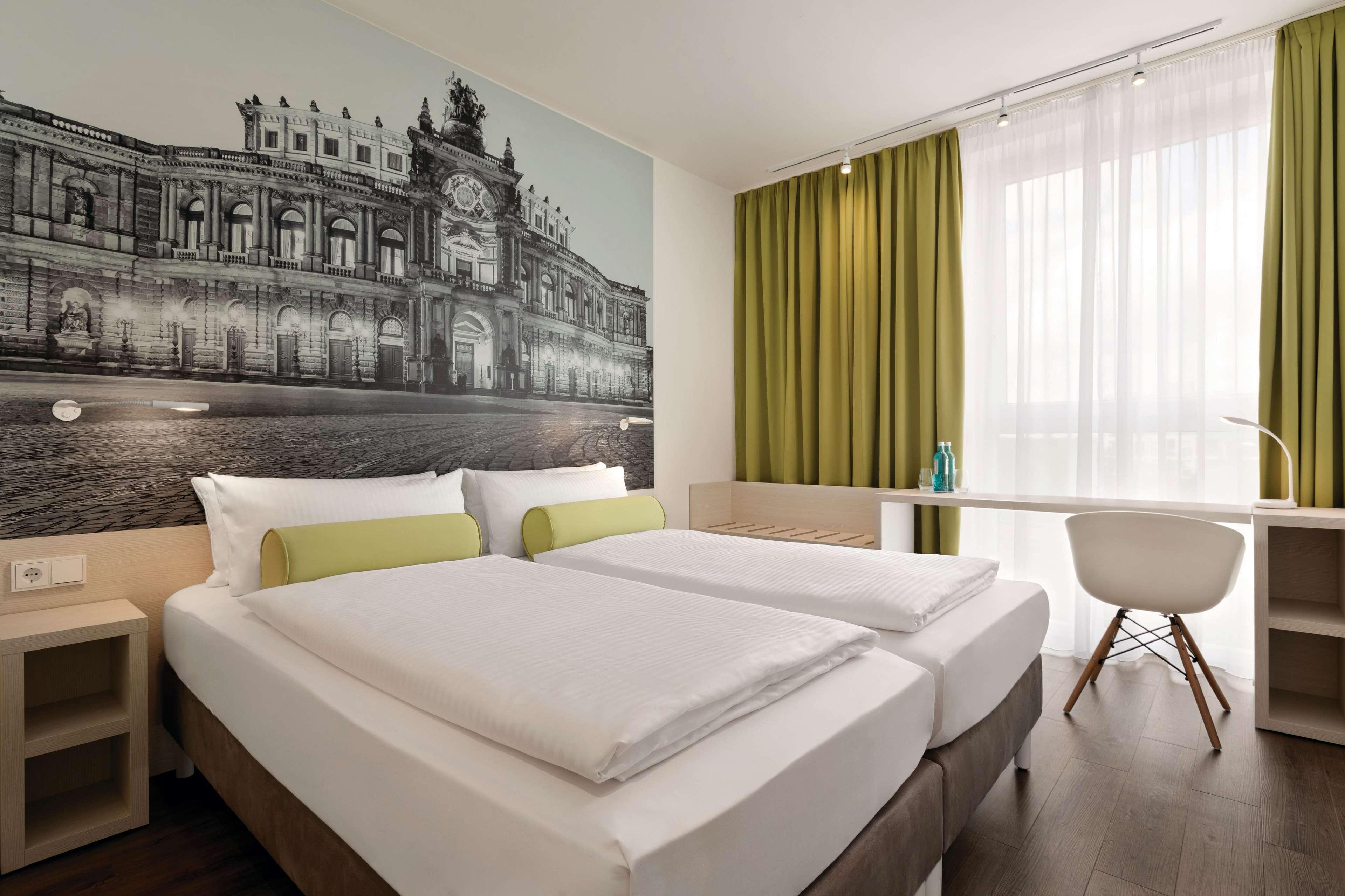 Super 8 By Wyndham Zollhafen Hotel