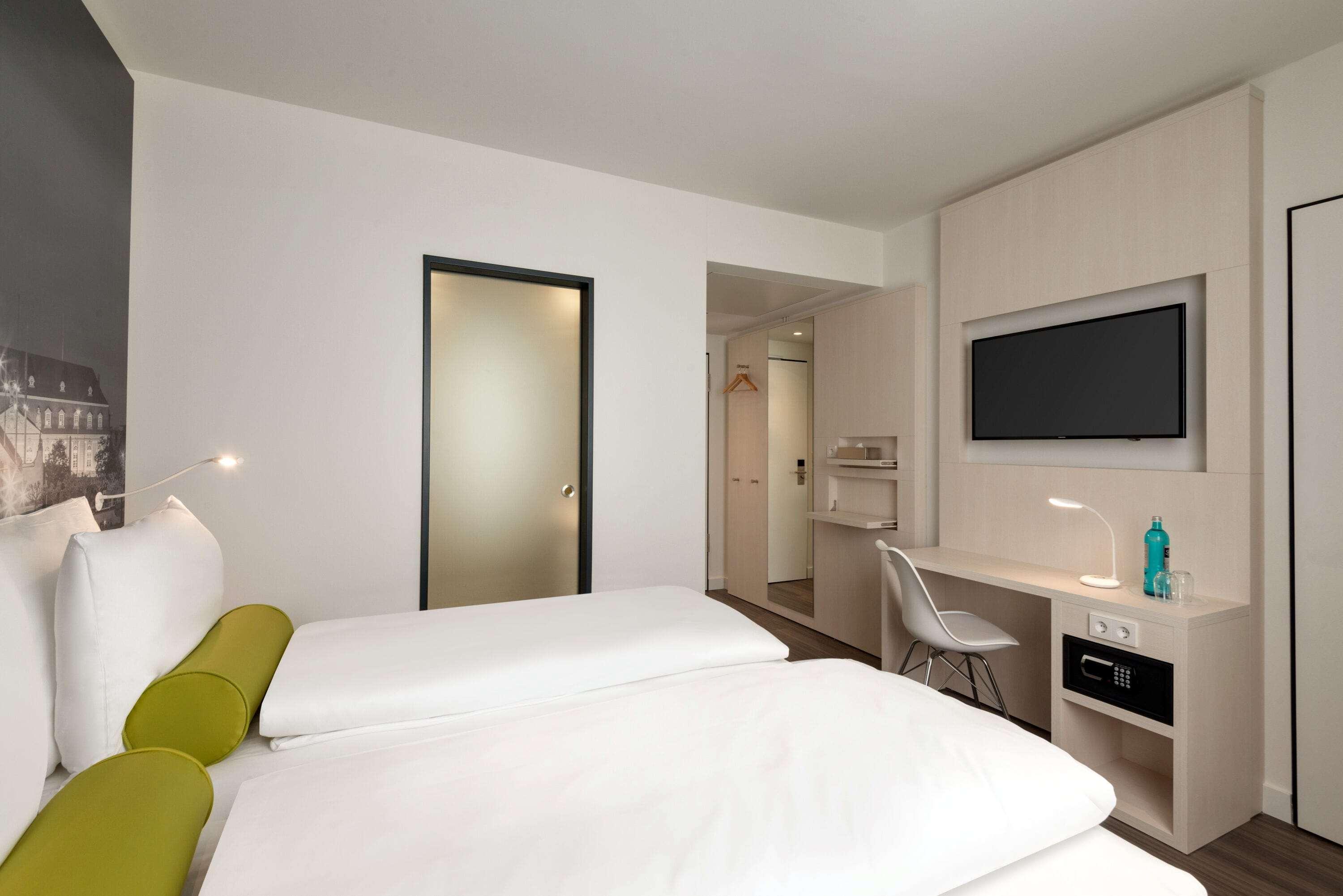 Super 8 By Wyndham Zollhafen Mainz