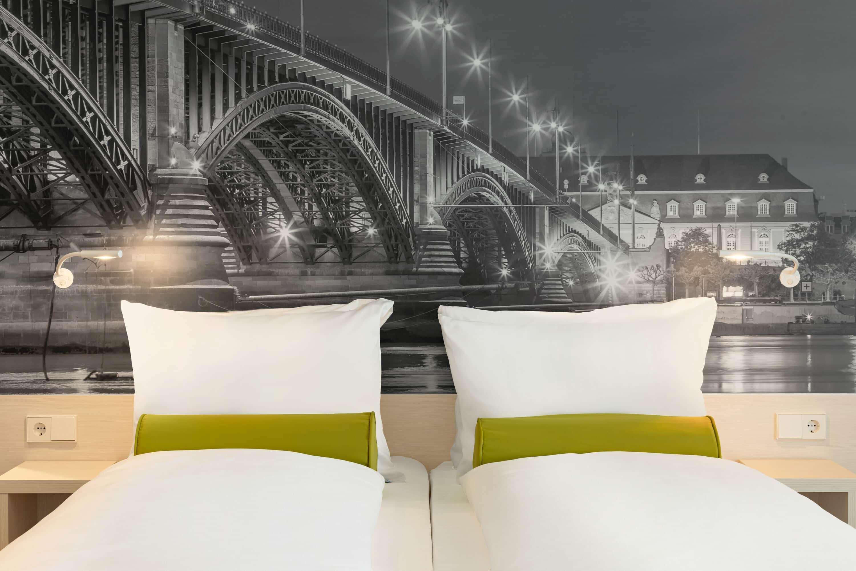 Super 8 By Wyndham Zollhafen Hotel