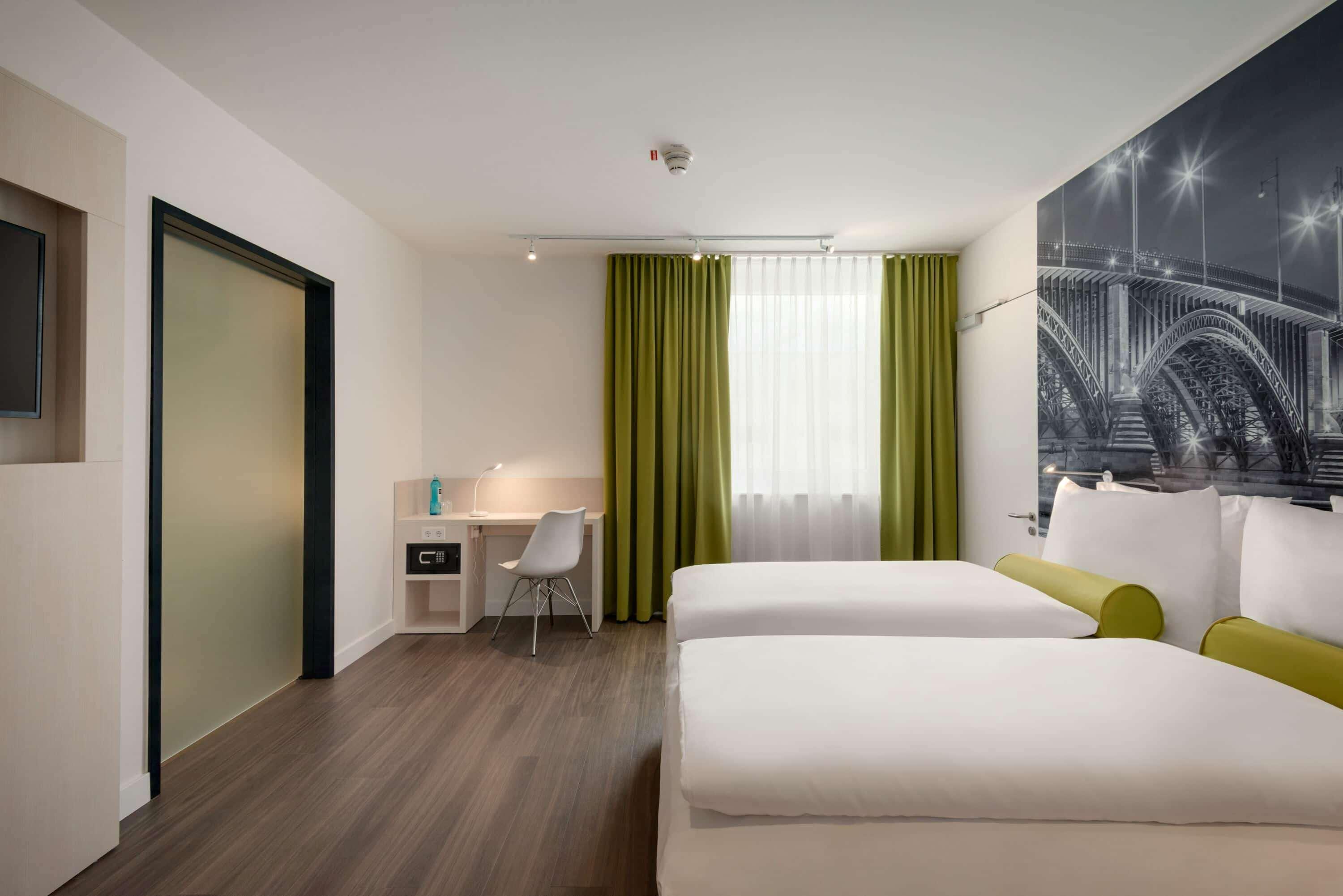 Super 8 By Wyndham Zollhafen Mainz