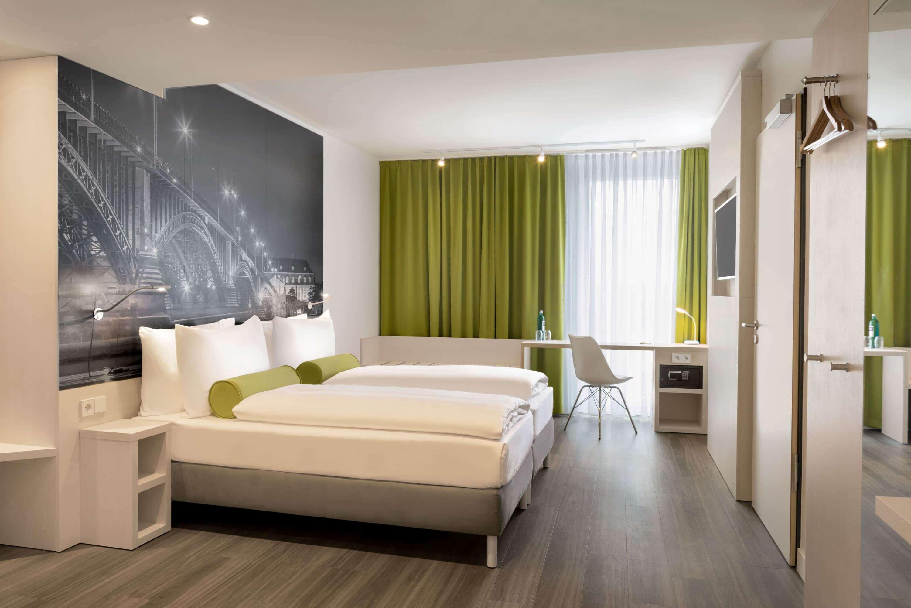 Super 8 By Wyndham Zollhafen Mainz