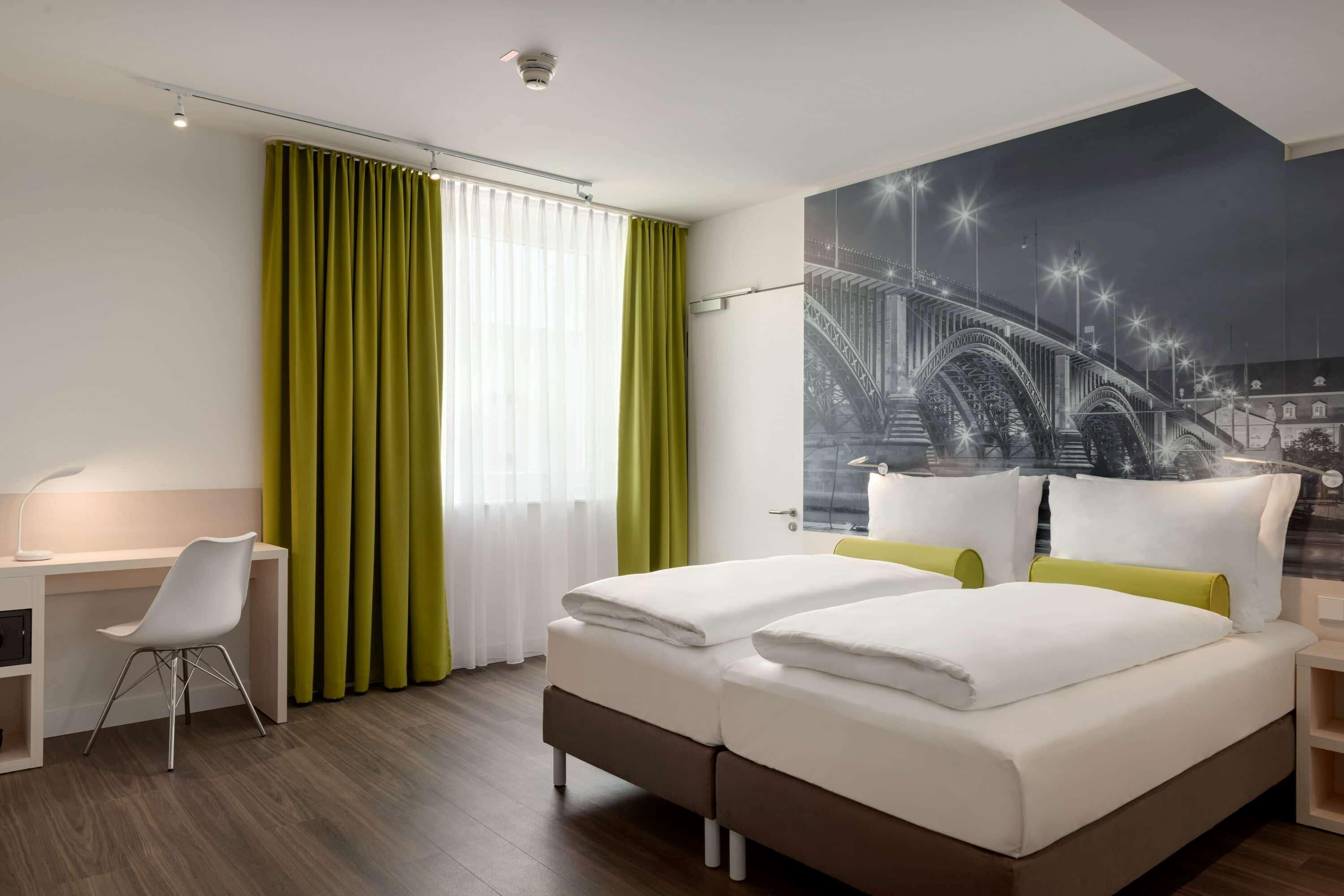 Super 8 By Wyndham Zollhafen Hotel Mainz
