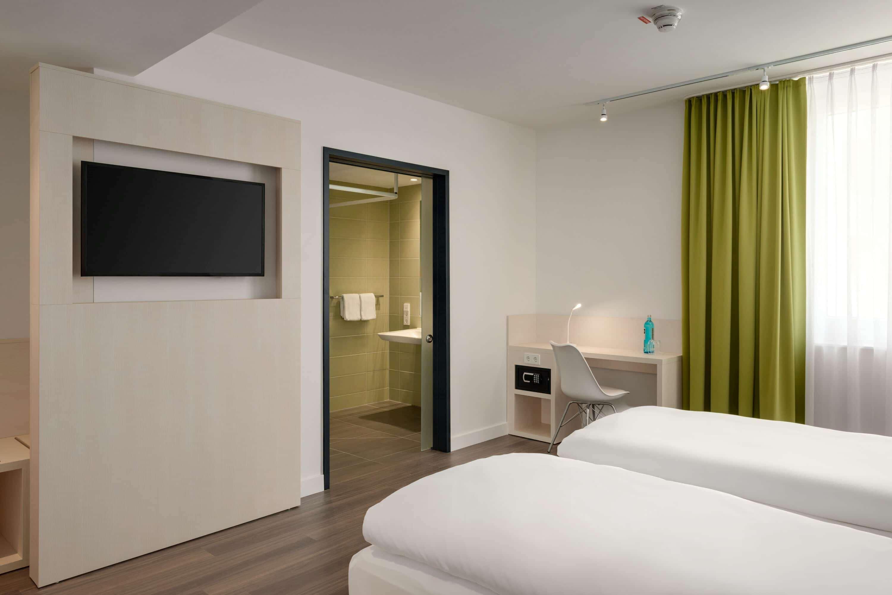 Hotel Super 8 By Wyndham Zollhafen Mainz