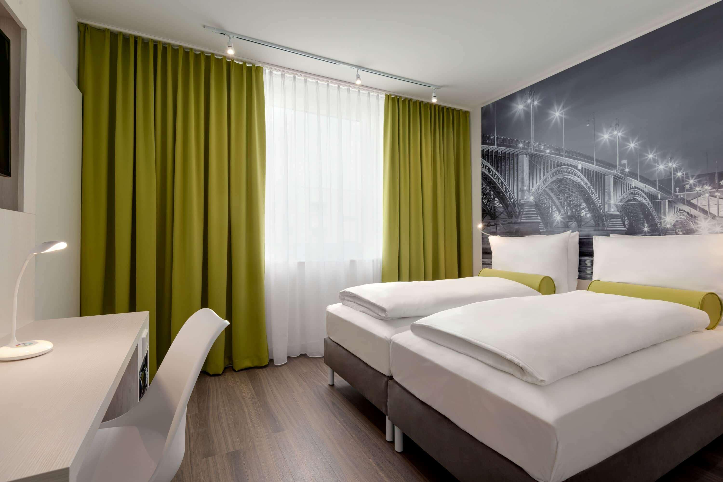 Hotel Super 8 By Wyndham Zollhafen 3*