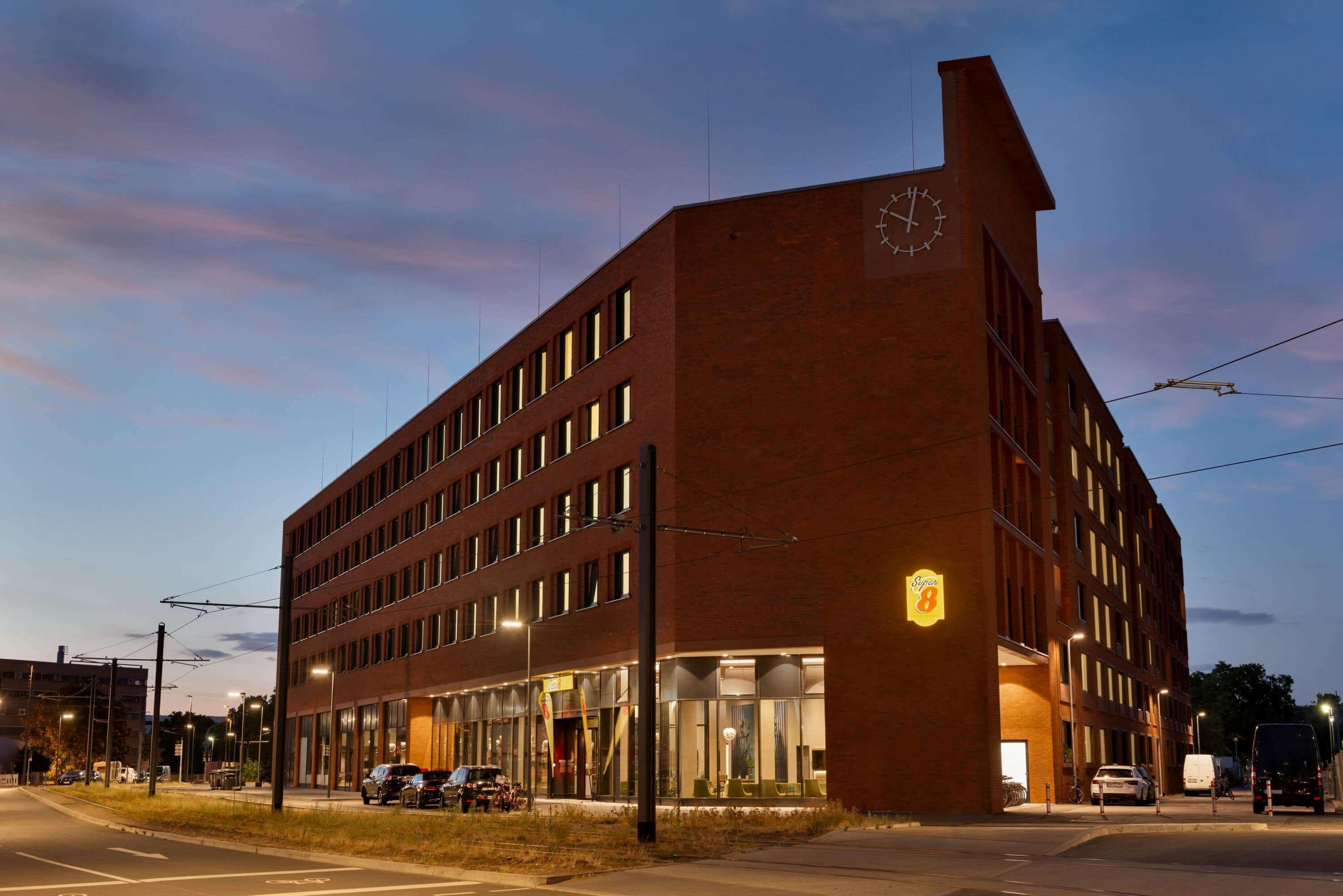 Super 8 By Wyndham Zollhafen 3*
