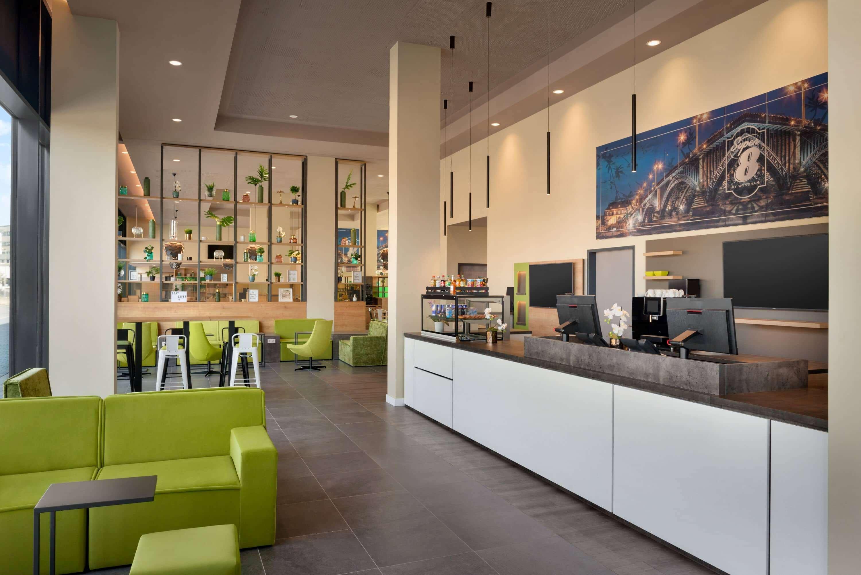 Super 8 By Wyndham Zollhafen Hotel 3*