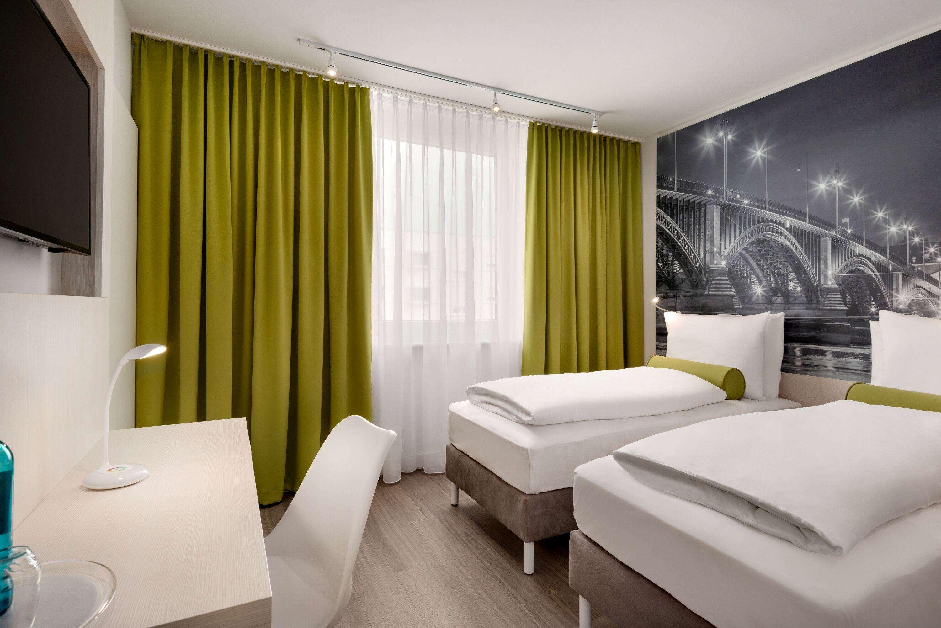 Super 8 By Wyndham Zollhafen